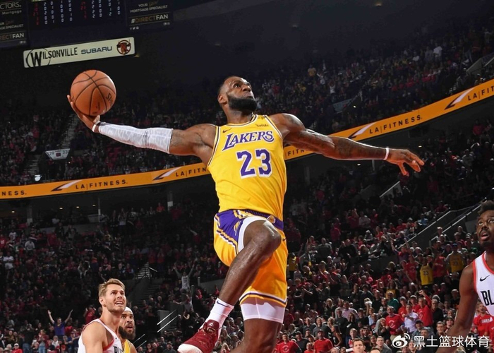 开云APP-詹姆斯无法打破的五大纪录：411工程垫底，榜首将永远尘封|季后赛|总决赛|金州勇士队|体育数据分析|克利夫兰骑士队_新浪体育_新浪新闻