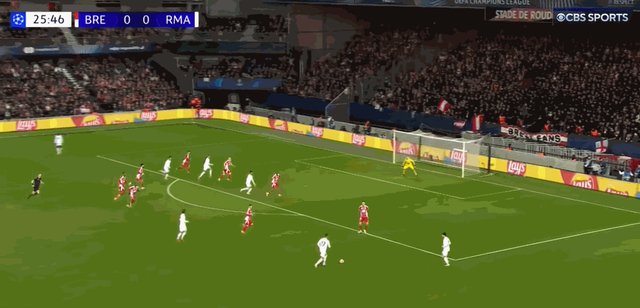 罗德里戈头球.gif
